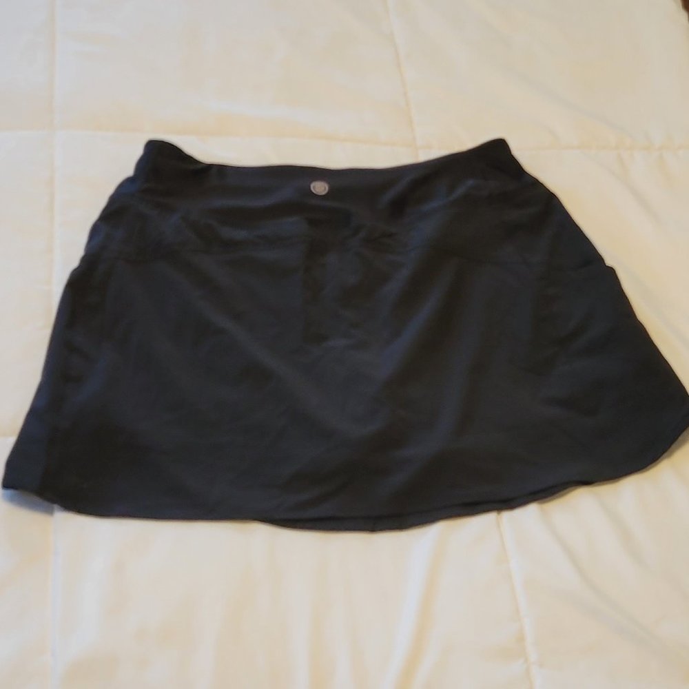 Max Studio Performance Black Fully Lined Shorts S… - image 5